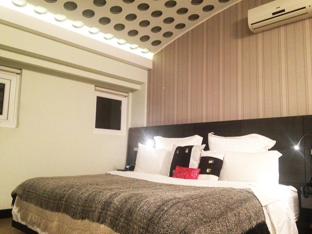 בוגוטה Casa Gaitan Cortes Hotel מראה חיצוני תמונה